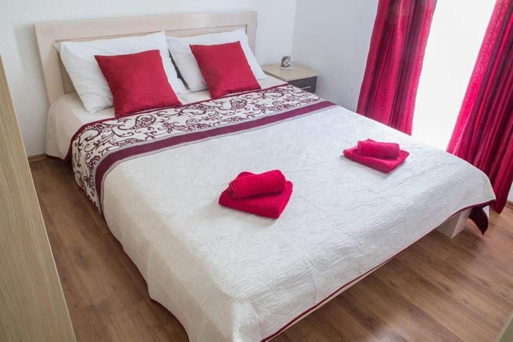 La Famiglia With Private Heated Pool Vila *